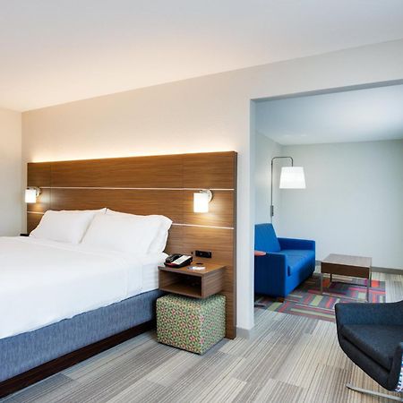 Holiday Inn Express Hotel & Suites Tampa-Fairgrounds-Casino By Ihg Dış mekan fotoğraf