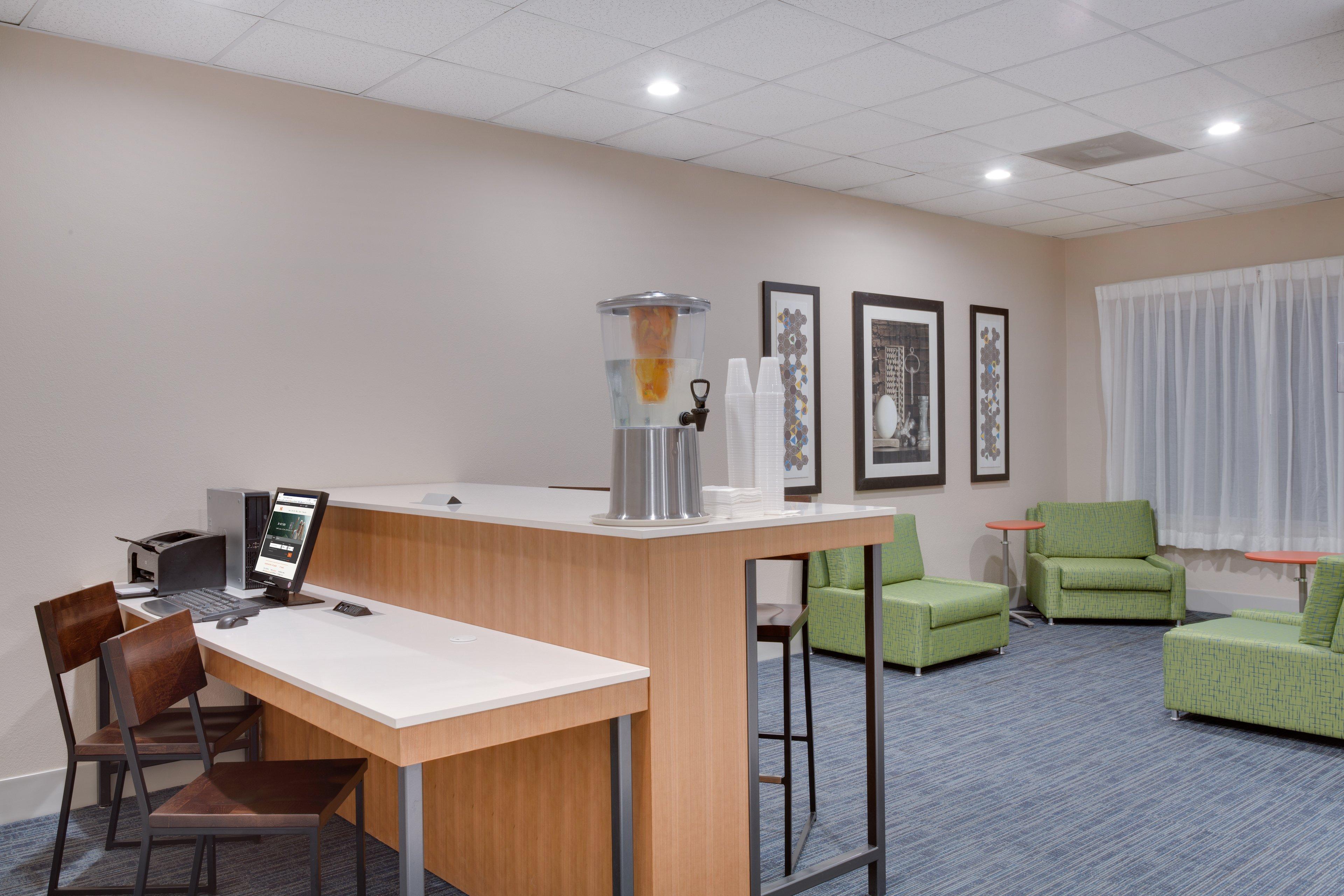 Holiday Inn Express Hotel & Suites Tampa-Fairgrounds-Casino By Ihg Dış mekan fotoğraf