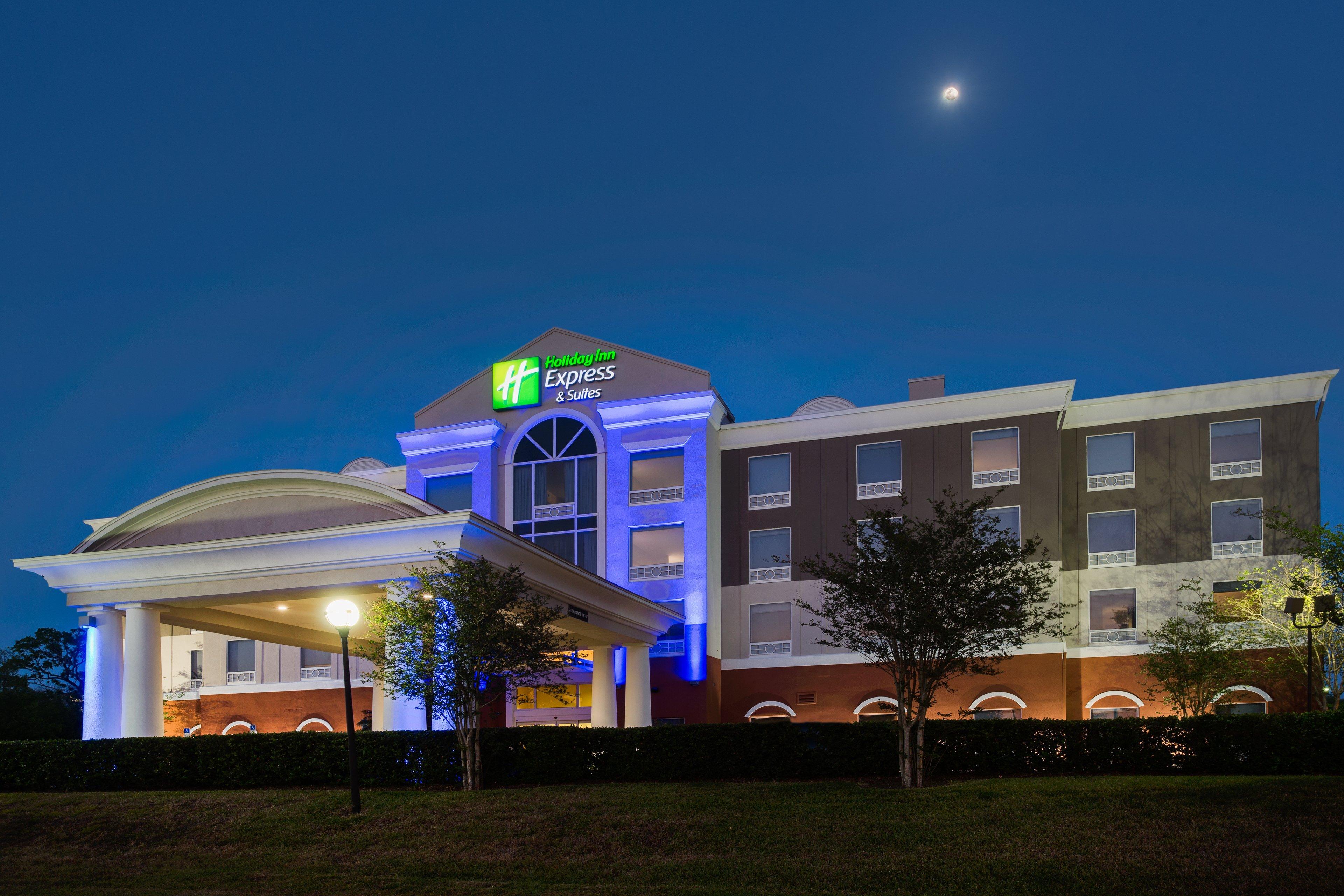 Holiday Inn Express Hotel & Suites Tampa-Fairgrounds-Casino By Ihg Dış mekan fotoğraf