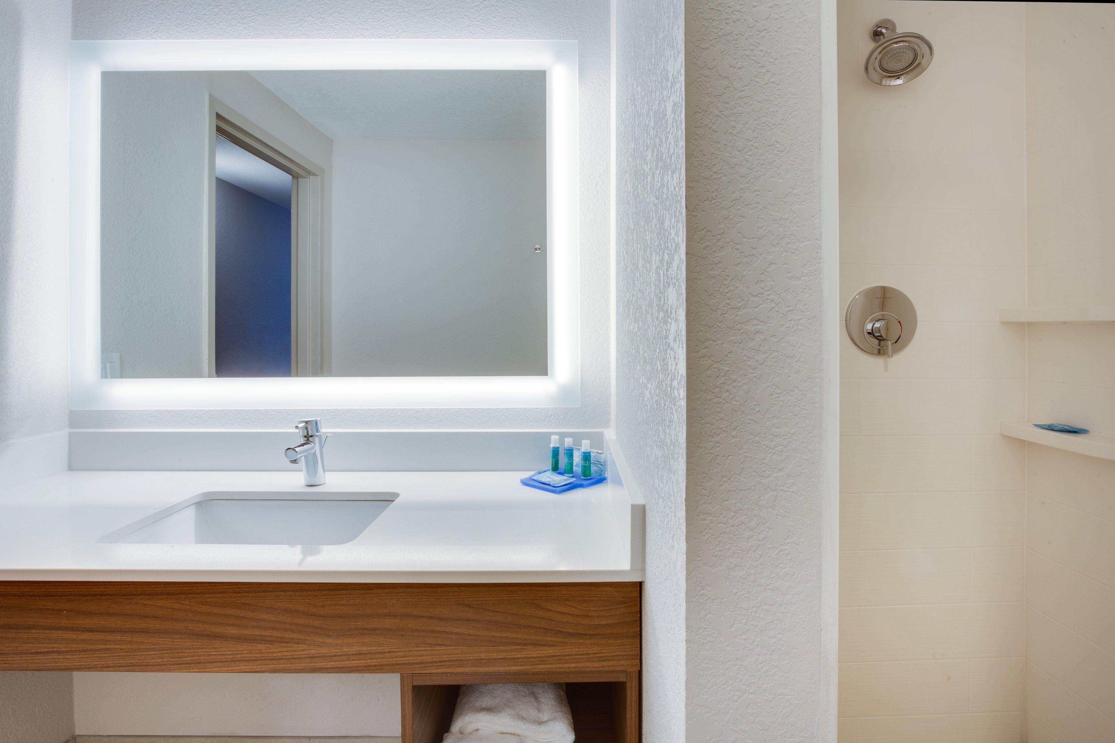 Holiday Inn Express Hotel & Suites Tampa-Fairgrounds-Casino By Ihg Dış mekan fotoğraf