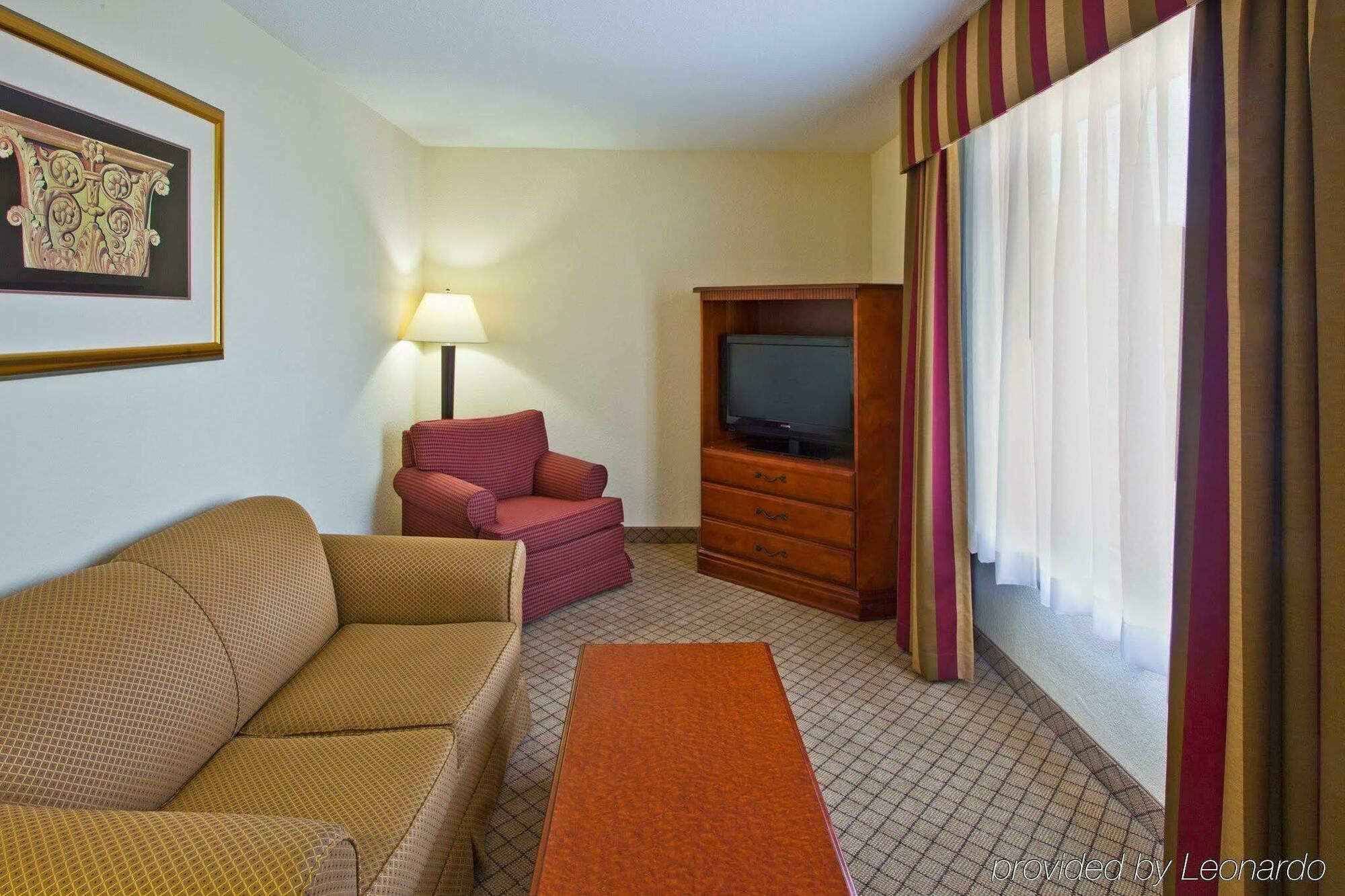 Holiday Inn Express Hotel & Suites Tampa-Fairgrounds-Casino By Ihg Oda fotoğraf