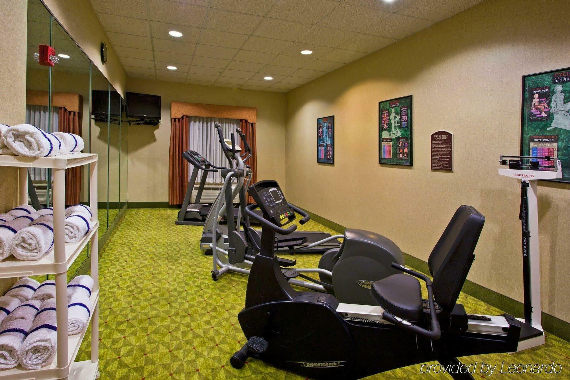 Holiday Inn Express Hotel & Suites Tampa-Fairgrounds-Casino By Ihg Konforlar fotoğraf